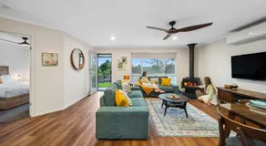 Wattle Cottage - A Stylish Hinterland Escape - Image 2