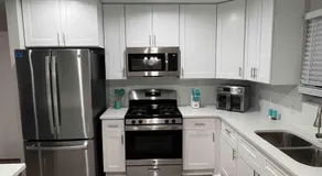 Get cozy in this Renovated home by the Villages - Image 5