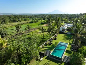 Black Beach Villa - Absolute Beachfront Escape - Image 5