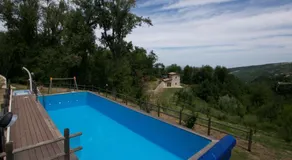 Vintage Cottage in Roccamorice With Garden - Image 2