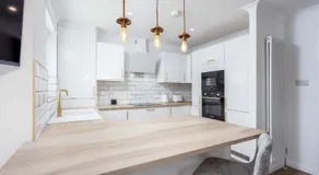 Harbour House - Donnini Apartments - Image 3