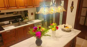 Midby's Elegant Guesthouse - 2 En-suite Rooms & 2 Rooms with Shared Bathroom - Image 3