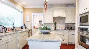 Vancouver Luxury Homestay - Image 5