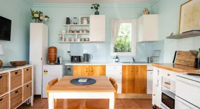 Bundeena Beach Shack with view - Image 3