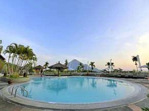 Grand Whiz Hotel Trawas Mojokerto - Image 3