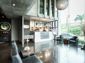 B2 Black Business and Budget Hotel - Image 2