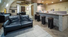 ROBERTO's Guest House - Image 4