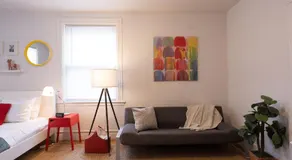 Superior Queen Bed & Fulton Bed - Image 5