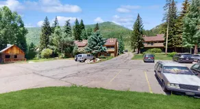 Cozy 1 Bedroom East Vail Condo #2C Shuttle, Hot Tub, and Market on Site - Image 5