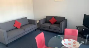 Aquarius Apartments Mollymook - Image 5