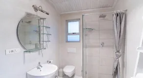 Living in the moment - Two-bedroom flat - Image 2