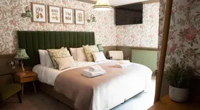 Bulls Head, Castleton - Image 2