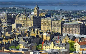 Modern & Spacious 3 Bedroom Apartment in Heart of Edinburgh - Private Car Park on Site & Stunning Vi - Image 2