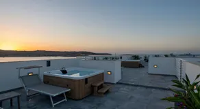 HORIZON SUITES by the Sea - Image 5