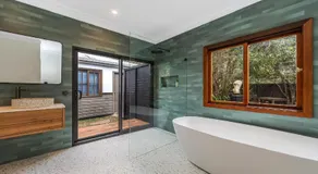 Pearl Beach Quarterdeck - Image 2