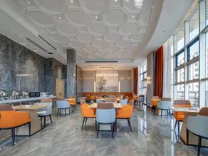 Vienna International Hotel QuzhouShuitingmen Guojin Center - Image 3