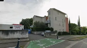 L'Airbusien - Terrasse et parking - Airbus à coté - Image 3