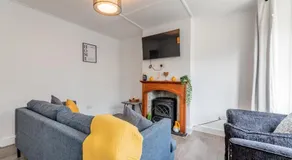 Modern 2 bed 2 Bath House in Sittingbourne by Splendid Stays - Image 5