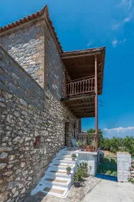 Sea breeze and stunnιng view in the heart of Mani - Image 3