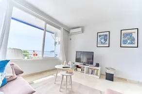 Private room/toilet in SHARED APARTMENT near beach - Image 5