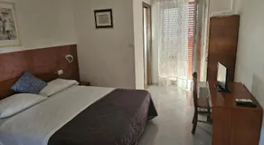 Hotel Souvenir - Image 2