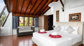 Beachfront Villa, Bang Po - Image 2