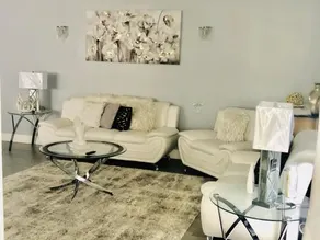 Comfy Room in Orlando - Image 1
