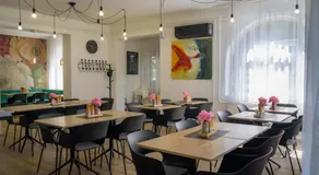 HBH Bajor Sörház Sólyomfészek Panzió - Image 3