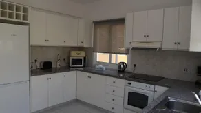 Dianas Heights 2 bed townhouse with communal pool - Image 5