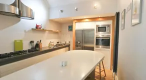 Two bedroom ground floor flat in Clifton Village - Image 3