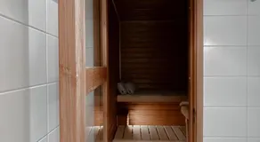 Stylish One-bedroom with Sauna - Image 4