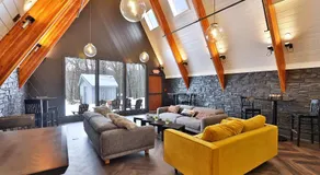 The Birch Ridge- Lace Room #3 - Queen Suite in Renovated Killington Lodge, Hot tubs, home - Image 3