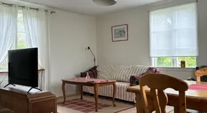 Charmigt trähus i skogsbrynet i Huskvarna - Image 2