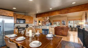 KBM Resorts Private Home Walk to Town and to Ski Access Hot Tub and Fire Pit PNF-860 - Image 2