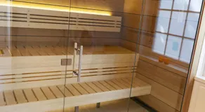 De Brittenburg 4-persoons, finse sauna, hottub, sunshower, grote zonnige omheinde tuin, wifi en huisdier vriendelijk - Image 5