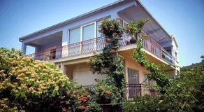 Ferienwohnung mit Terrasse und Grill | Gartenblick - Image 2