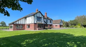 Greenfields Country House - Image 2