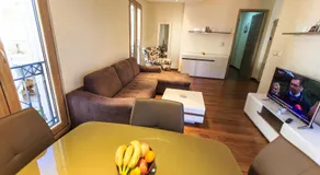 De Lux Apartments - Image 2