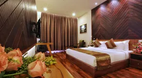 Woodies Bleisure Hotel - Image 2