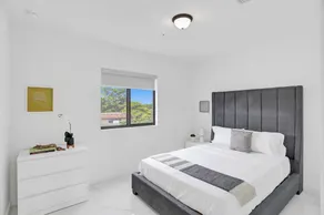  Renzzi Wynwood Apartments - Image 2