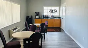 Executive Inn & Suites West Columbia - Image 3