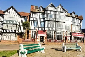Grosvenor House Hotel - Image 3