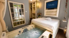 Hotel Butterfly - Image 5