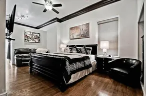 New Orleans Hotel Eureka Springs - Image 2