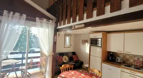 LE CHALET, Superbe Duplex avec Balcon aux Rousses, Netflix, WI-FI, Parking Gratuit et Draps inclus - Animaux Interdits - Image 2