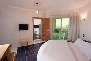 Royal Beach Boutique Hotel - Image 2