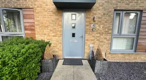 Ashford Home off M20 with 2x Private Parking - Long Stays - Image 5