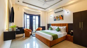 Limewood stay premier golf course road -sector 42 - Image 2