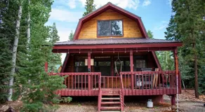 Covered Hot Tub Getaway Sleeps 9 - Image 4