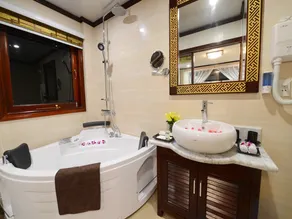 Halong Silversea Cruise - Image 4